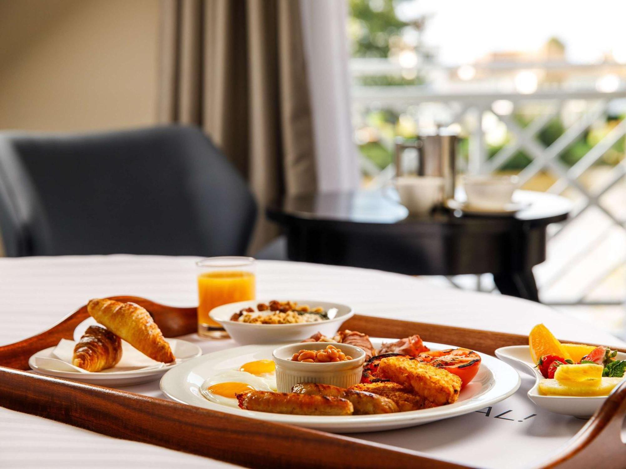 Hotel Sunday London Staines-Upon-Thames Heathrow T5 Exterior foto