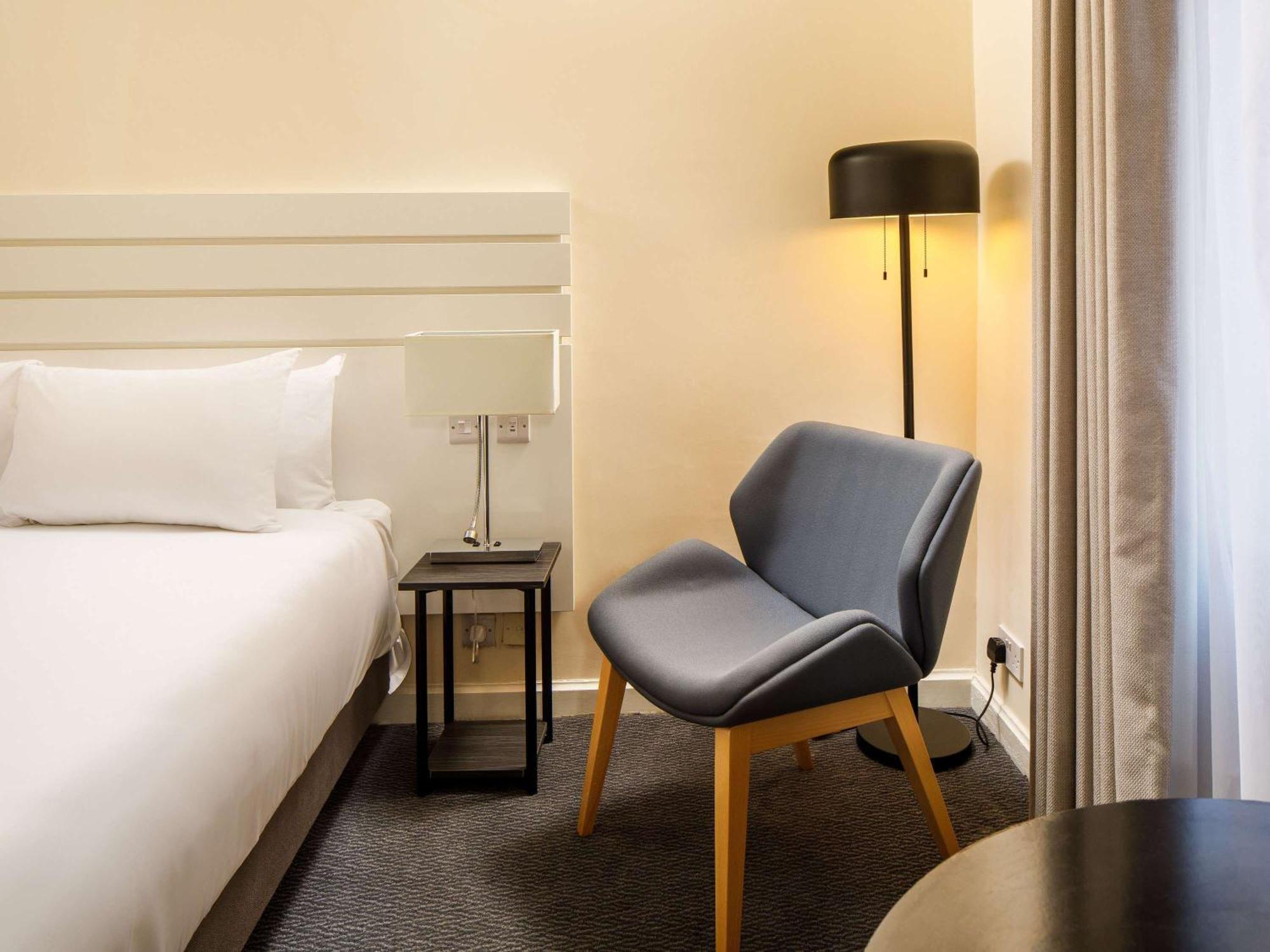 Hotel Sunday London Staines-Upon-Thames Heathrow T5 Exterior foto