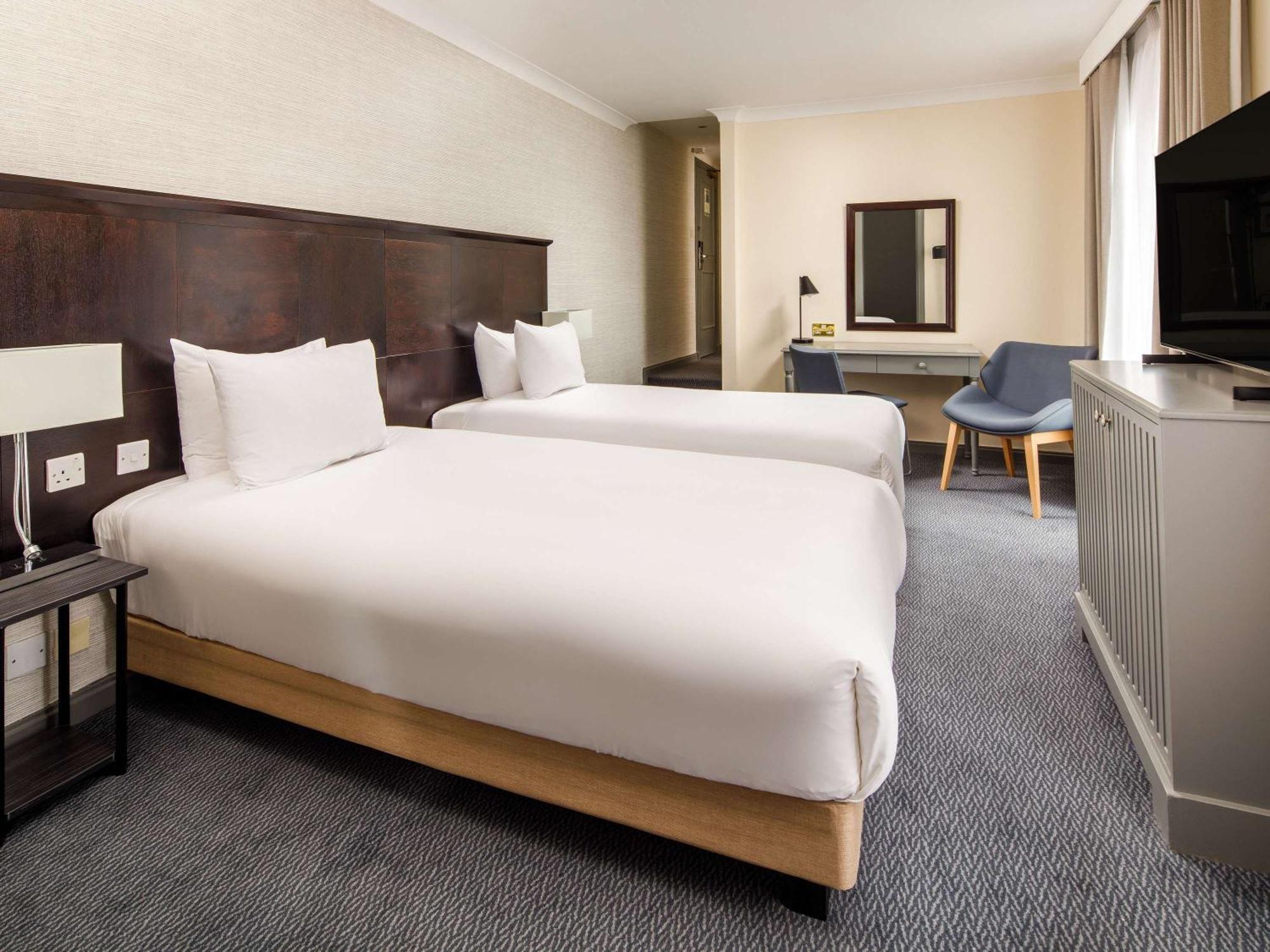 Hotel Sunday London Staines-Upon-Thames Heathrow T5 Exterior foto