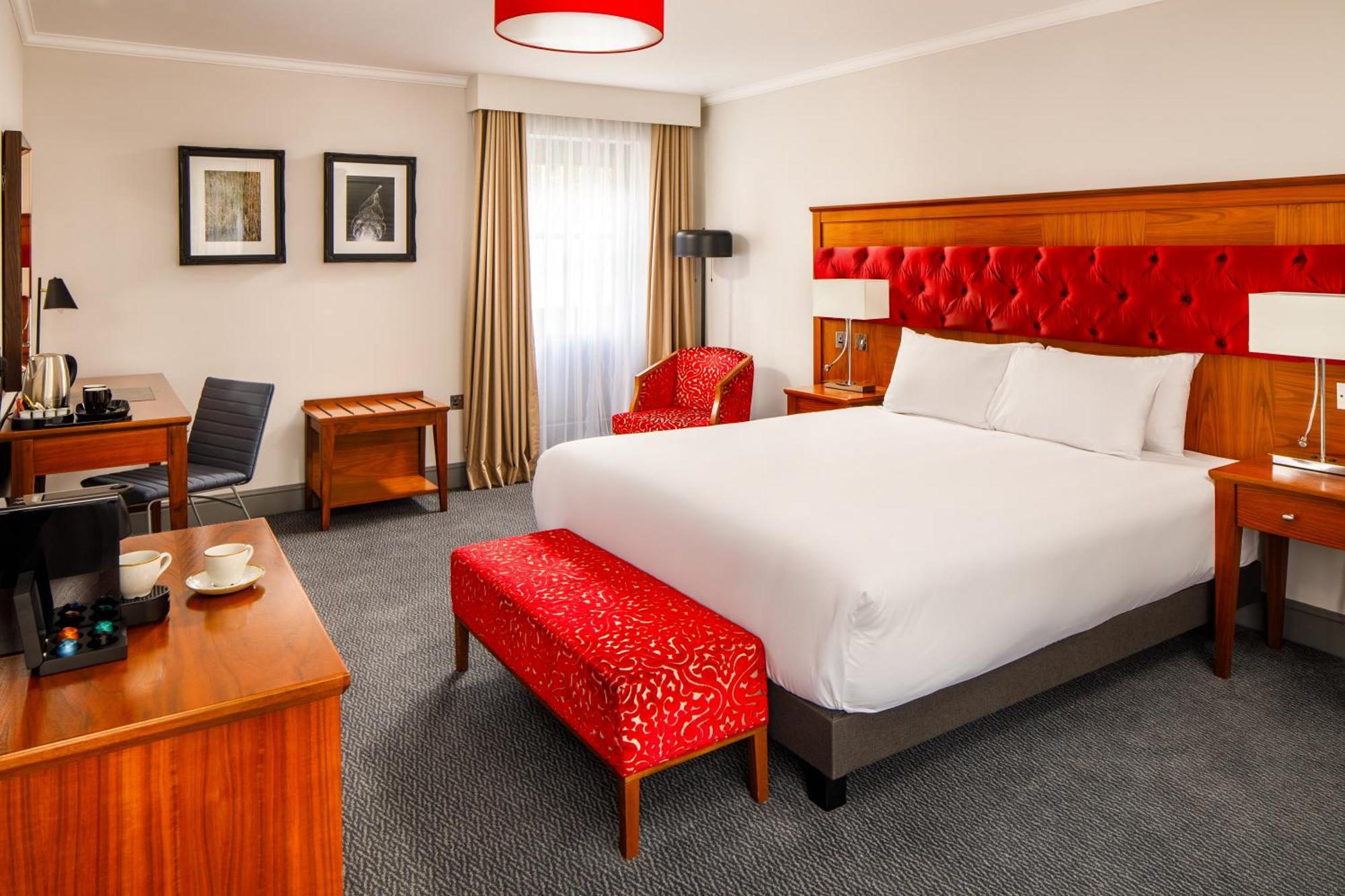 Hotel Sunday London Staines-Upon-Thames Heathrow T5 Exterior foto
