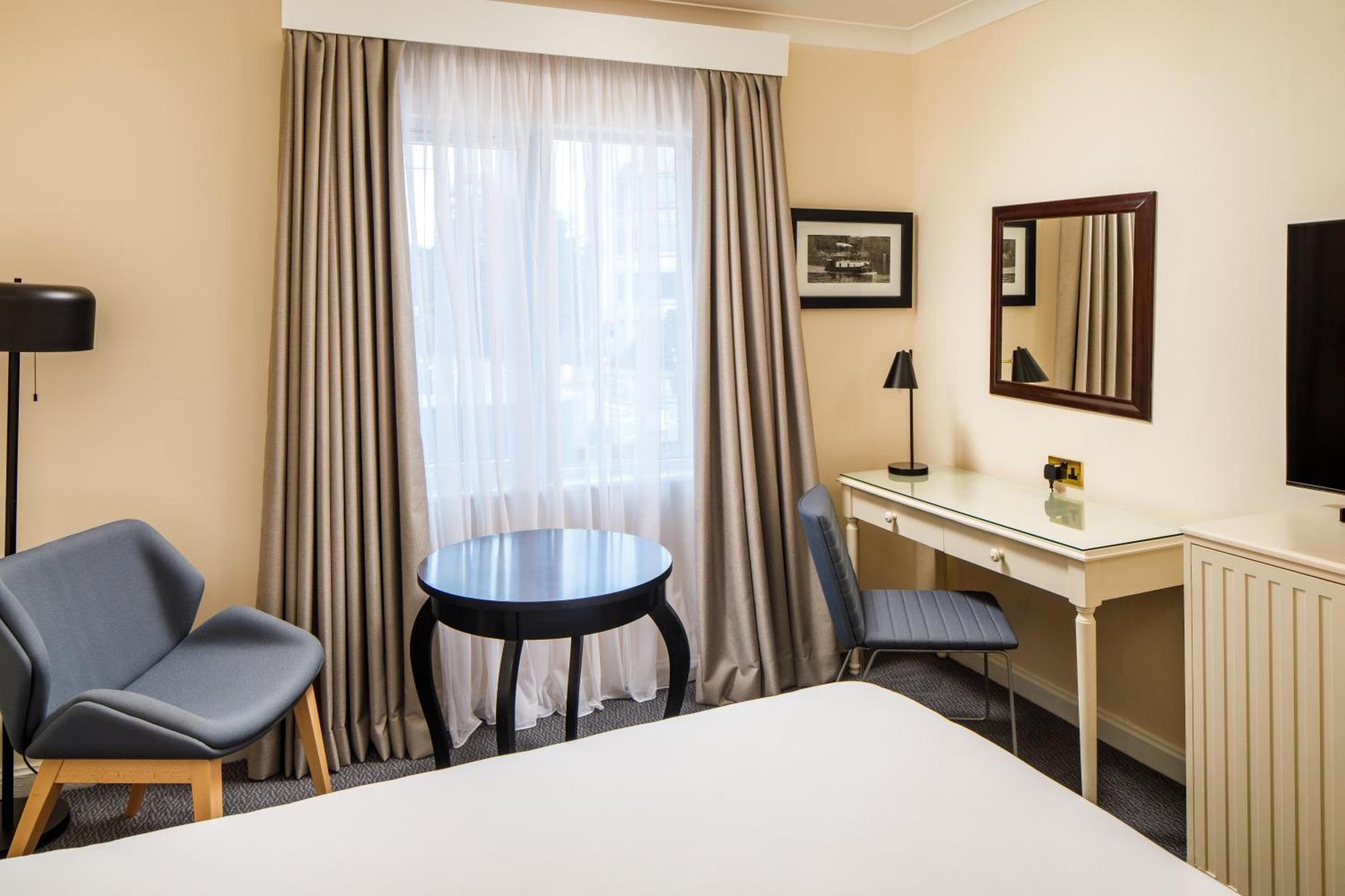 Hotel Sunday London Staines-Upon-Thames Heathrow T5 Exterior foto