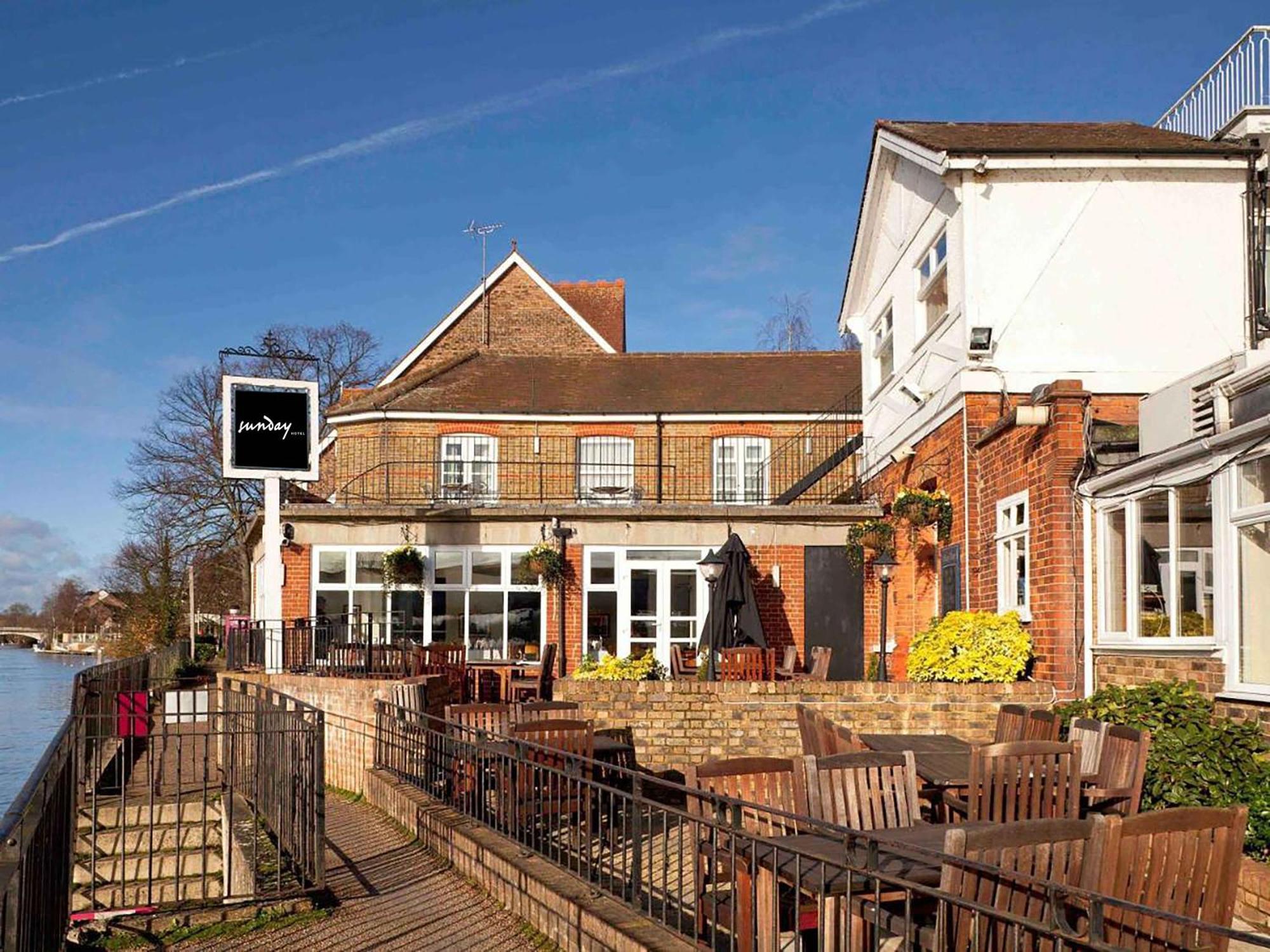 Hotel Sunday London Staines-Upon-Thames Heathrow T5 Exterior foto